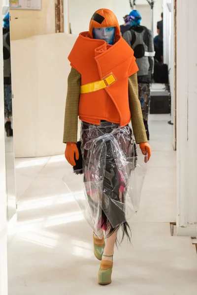 Look 11